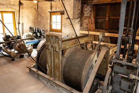 Seilzug im Förderturm der Grube Riegelstein