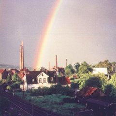 Regenbogen über den Kaminen der Didier-Werke