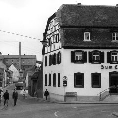 Gasthaus zum Engel mit Blick in die Tiefenthaler Straße