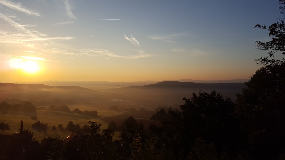 Sonnenuntergang über der Landschaft